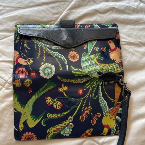 Patricia Nash birds of Paradise wallet - Picture 4 of 6